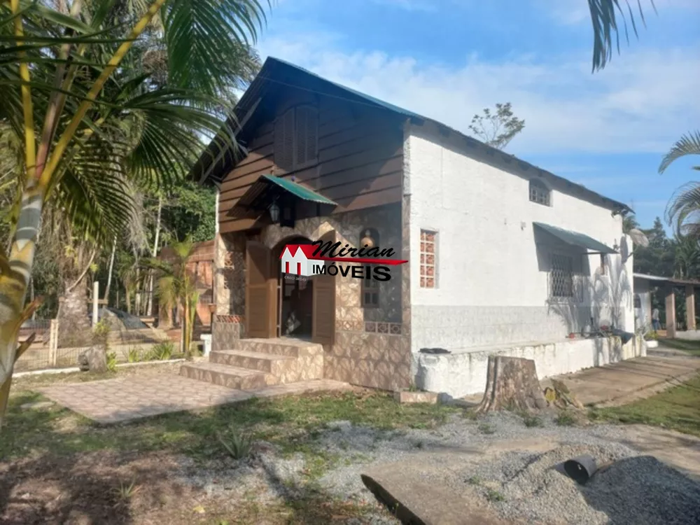 Fazenda à venda com 4 quartos, 120m² - Foto 1