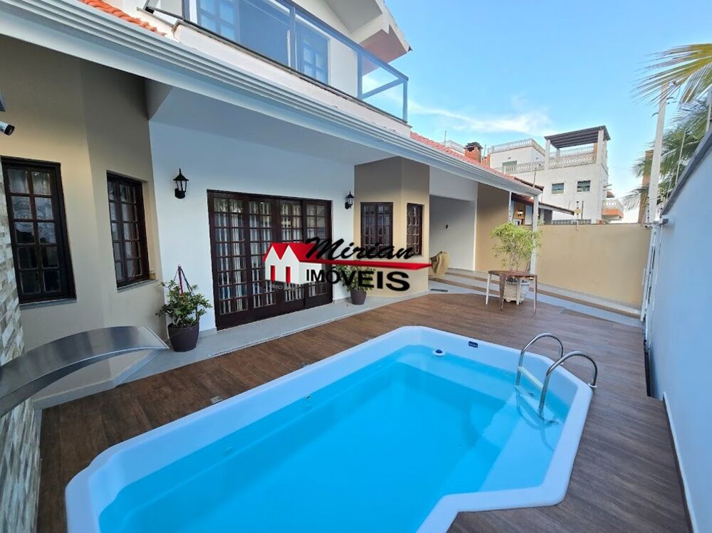 Sobrado à venda com 4 quartos, 260m² - Foto 1