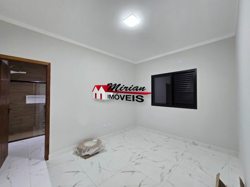 Casa à venda com 3 quartos, 250m² - Foto 2