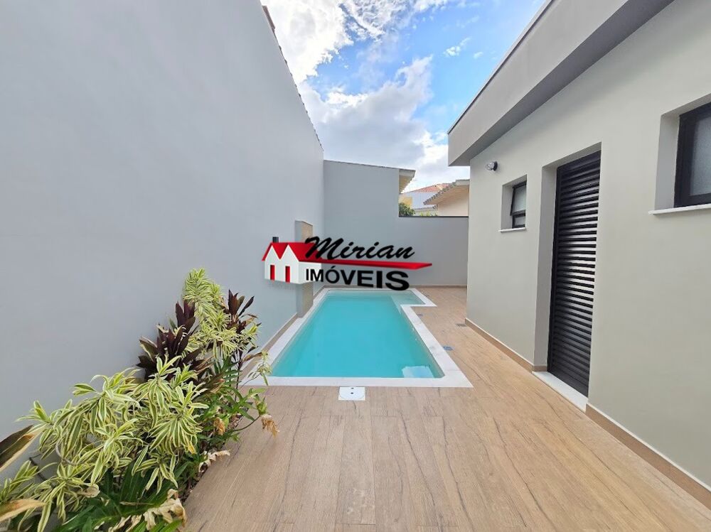 Casa à venda com 3 quartos, 250m² - Foto 3