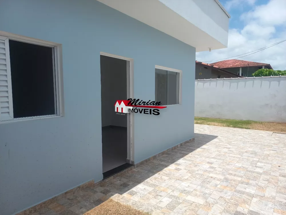 Casa à venda com 2 quartos, 75m² - Foto 2