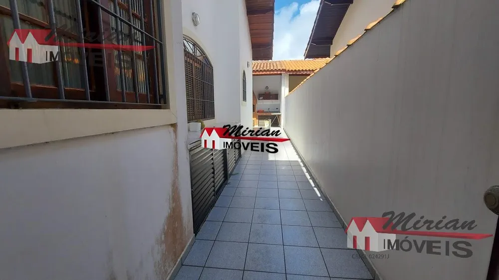 Casa, 3 quartos, 250 m² - Foto 2