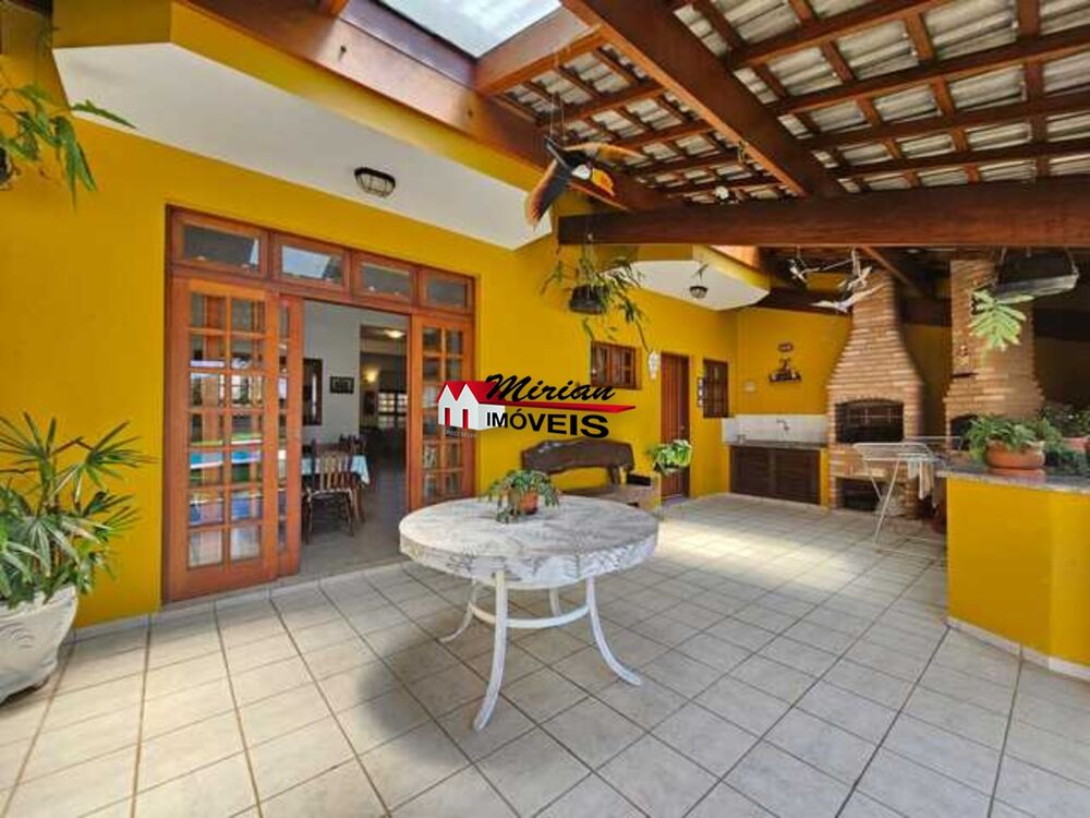 Sobrado à venda com 3 quartos, 222m² - Foto 2