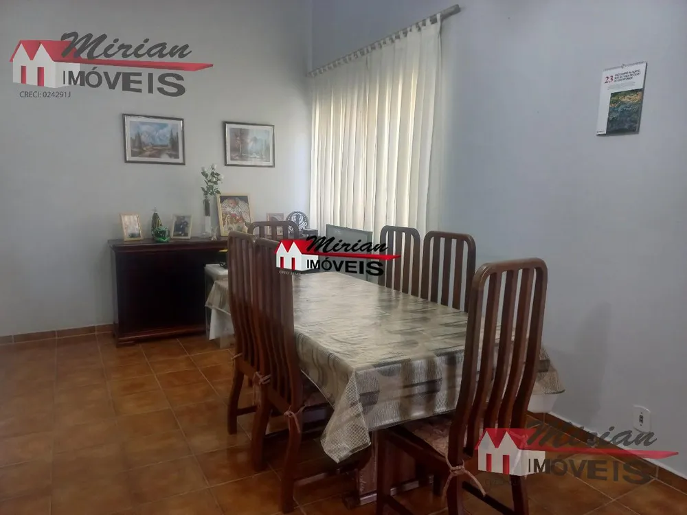 Casa, 3 quartos, 291 m² - Foto 1