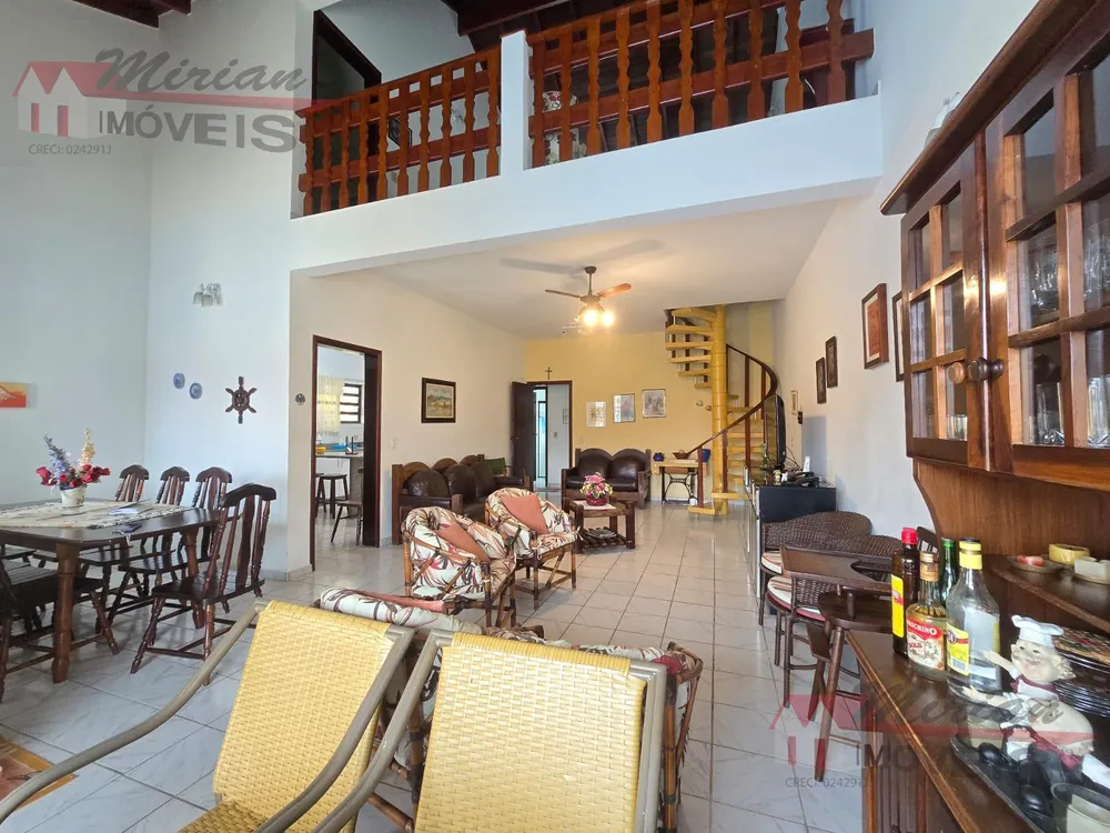 Sobrado, 3 quartos, 250 m² - Foto 1