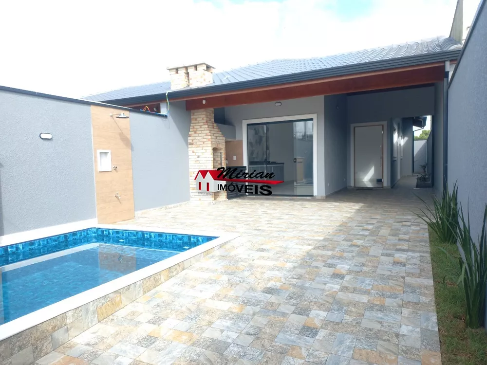 Casa à venda com 2 quartos, 89m² - Foto 1