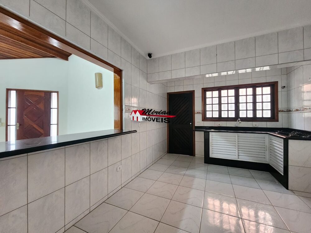Casa à venda com 3 quartos, 180m² - Foto 3
