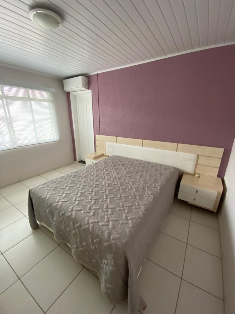 Casa à venda com 7 quartos, 300m² - Foto 12