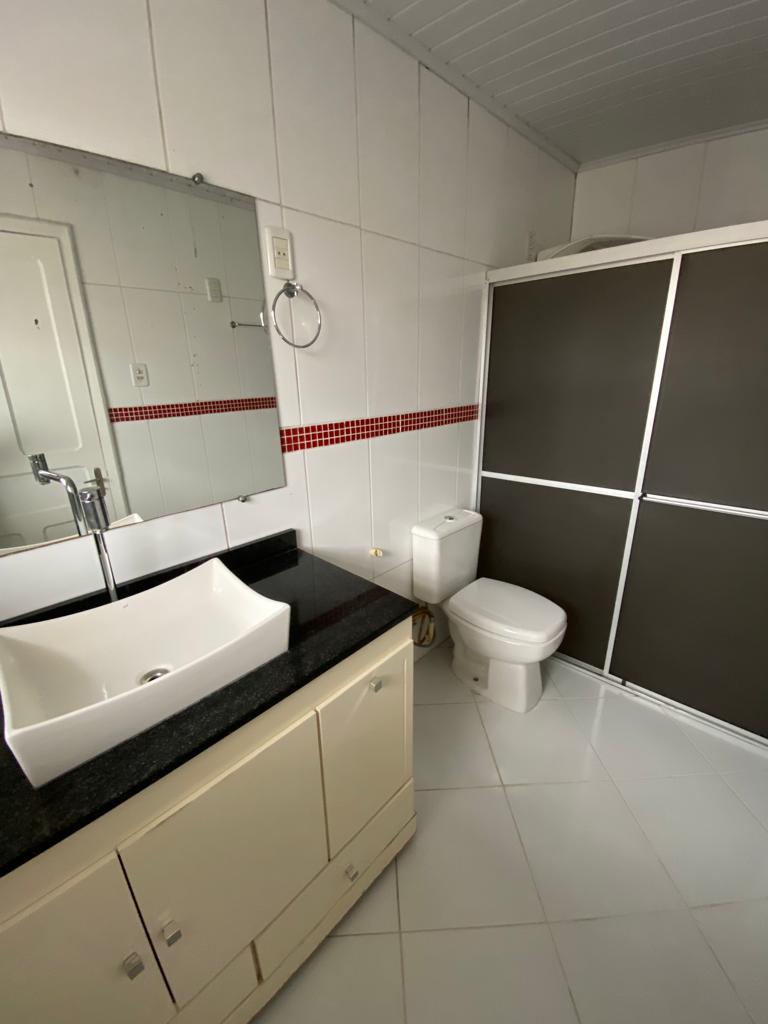 Casa à venda com 7 quartos, 300m² - Foto 3