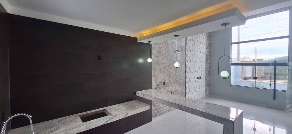 Casa à venda com 3 quartos, 115m² - Foto 2