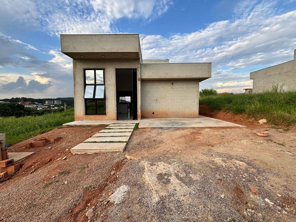 Casa à venda e aluguel com 2 quartos, 87m² - Foto 1
