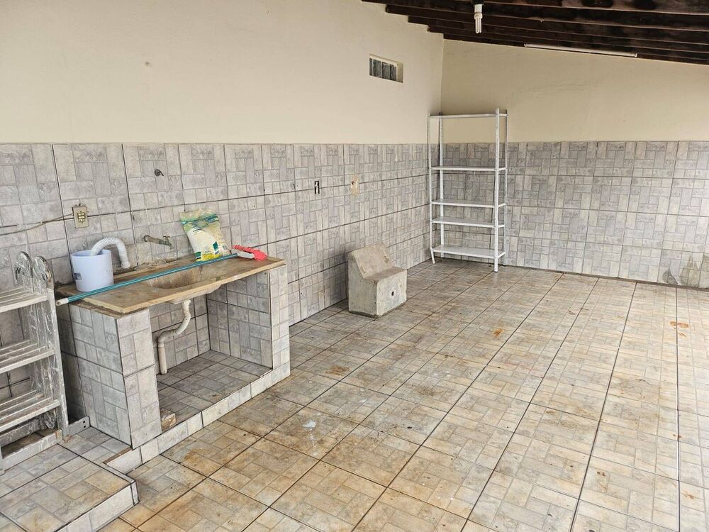 Chácara à venda com 5 quartos, 252m² - Foto 4