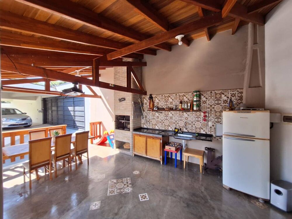 Casa, 3 quartos, 205 m² - Foto 1