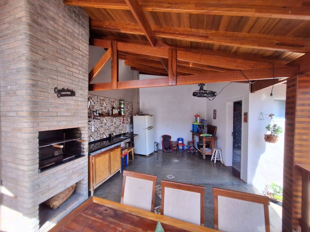 Casa, 3 quartos, 205 m² - Foto 3