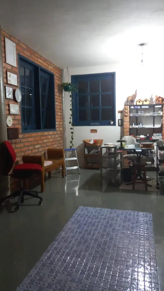 Chácara, 3 quartos, 1405 m² - Foto 1