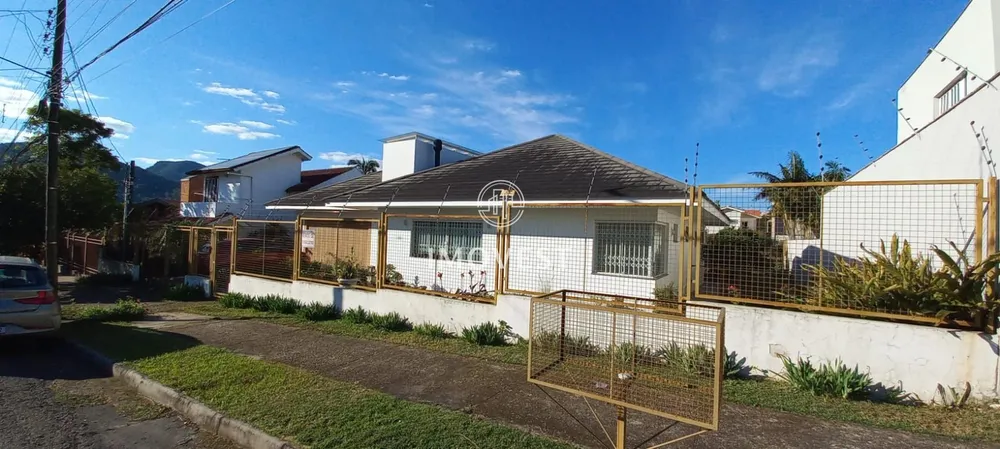Casa, 3 quartos, 216 m² - Foto 2