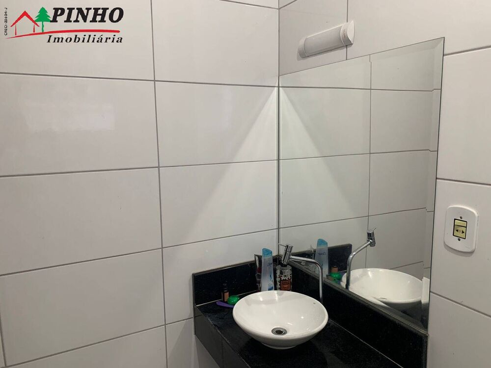 Casa à venda com 5 quartos, 200m² - Foto 3