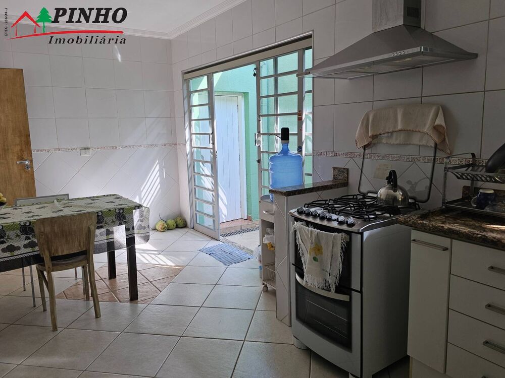 Casa, 4 quartos, 183 m² - Foto 1