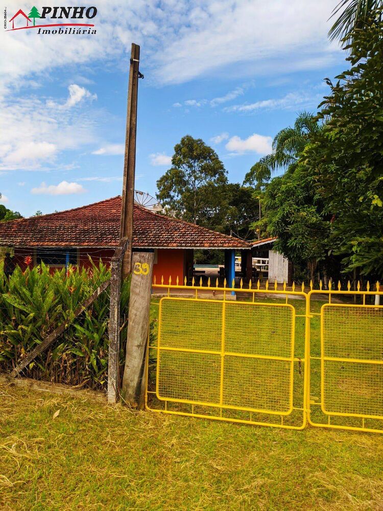 Casa à venda com 2 quartos, 23866m² - Foto 1
