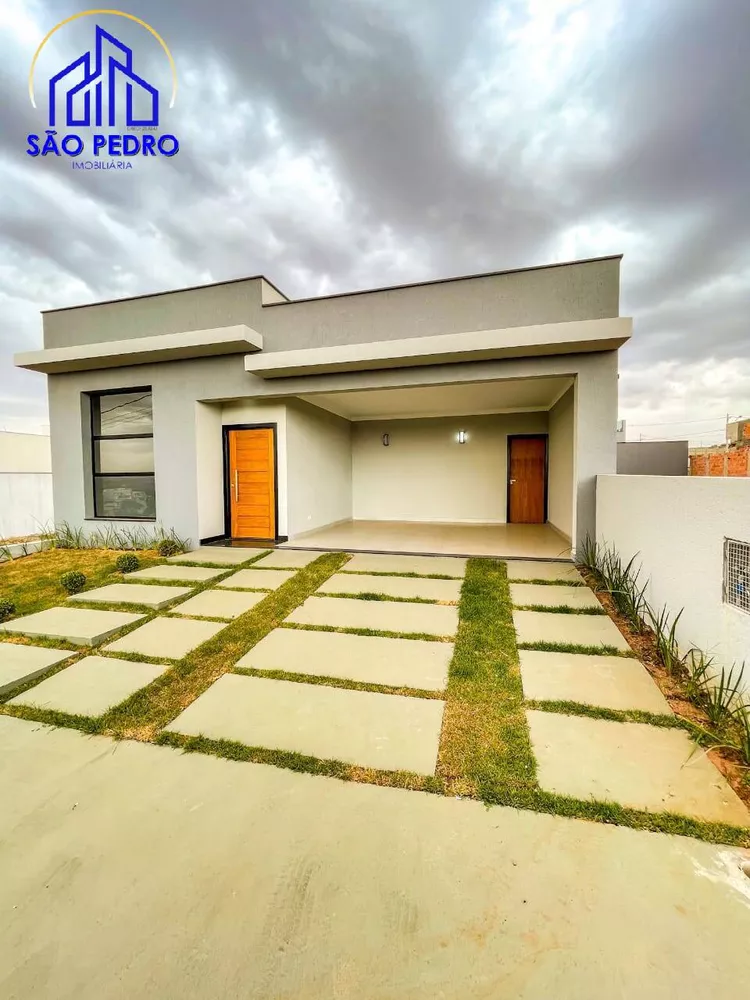 Casa à venda com 3 quartos, 158m² - Foto 1