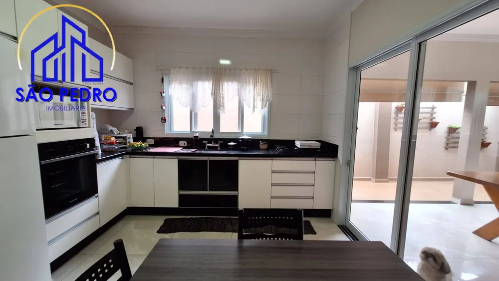 Casa, 3 quartos, 207 m² - Foto 2