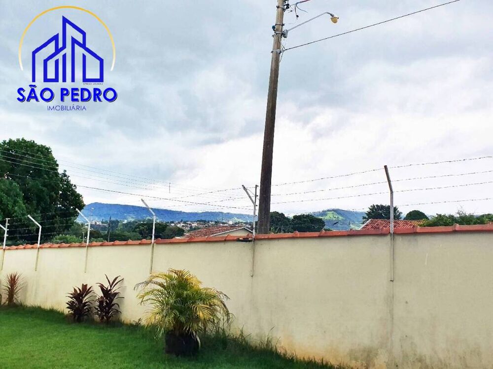 Casa à venda com 3 quartos, 139m² - Foto 1
