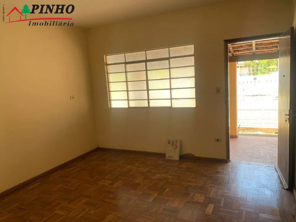 Casa à venda com 3 quartos, 264m² - Foto 2