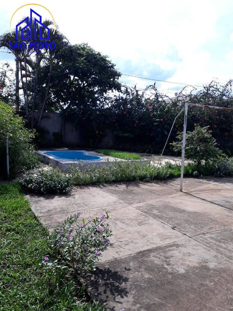 Casa à venda com 3 quartos, 327m² - Foto 2