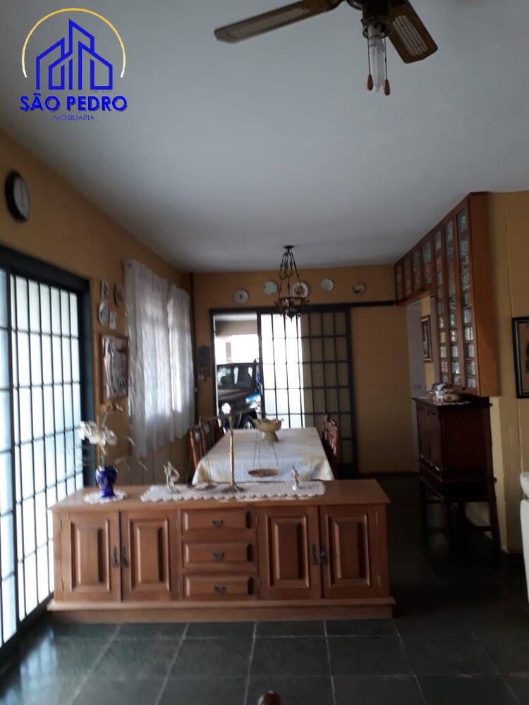 Casa à venda com 3 quartos, 327m² - Foto 8