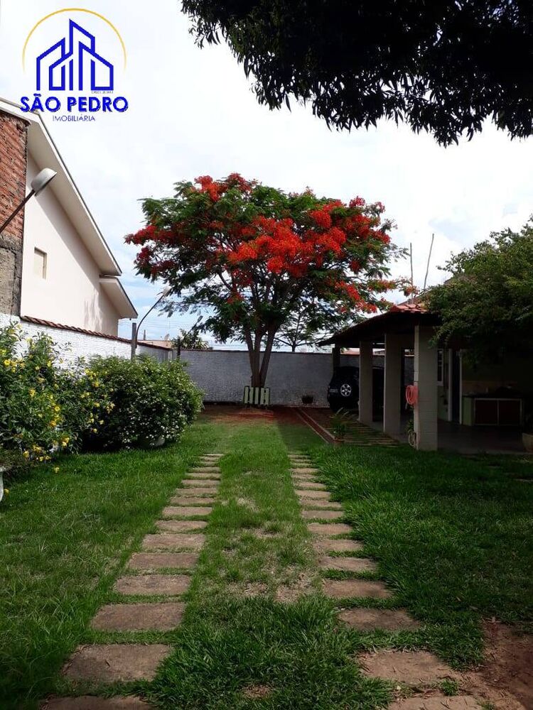 Casa à venda com 3 quartos, 327m² - Foto 1