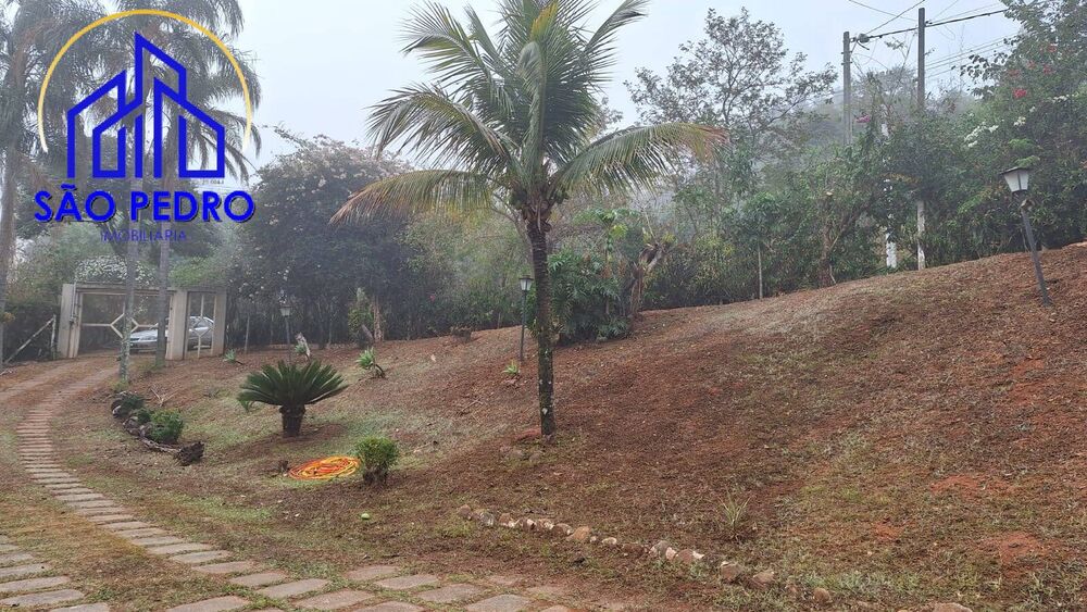Casa à venda com 3 quartos, 232m² - Foto 2