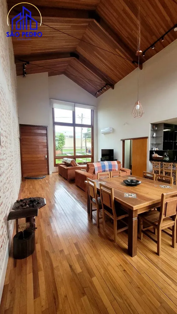 Casa, 4 quartos, 272 m² - Foto 1