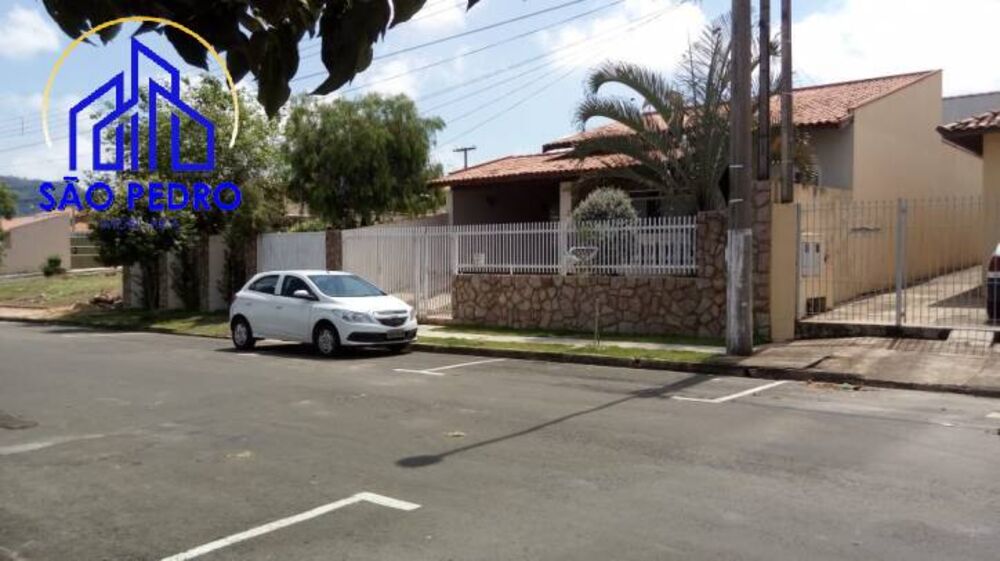 Casa à venda com 2 quartos, 260m² - Foto 2