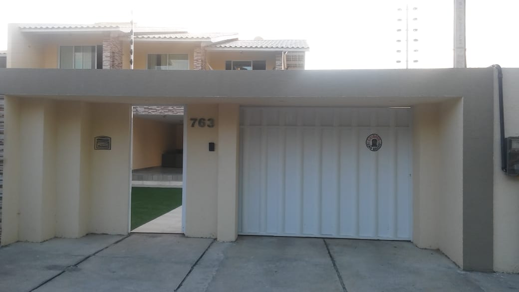 Casa para alugar com 3 quartos, 200m² - Foto 1