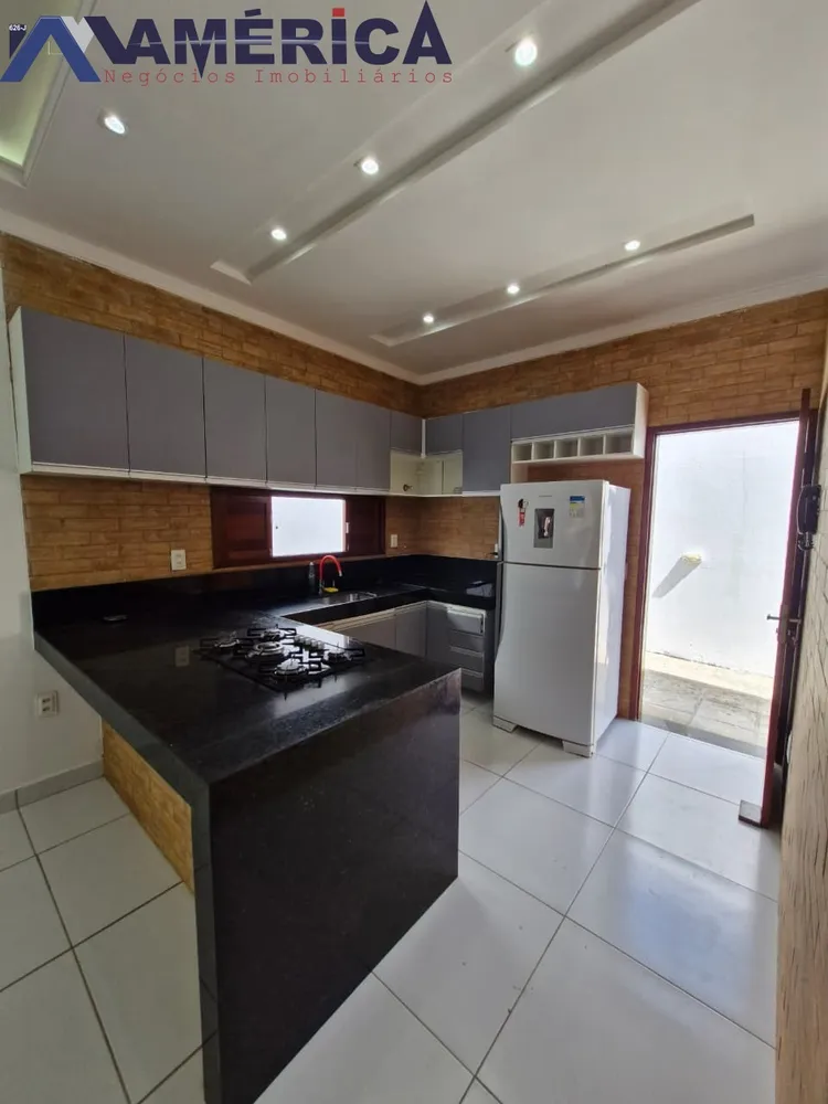 Casa, 3 quartos, 200 m² - Foto 2