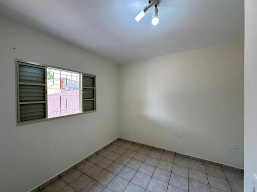 Chácara, 3 quartos, 1022 m² - Foto 1