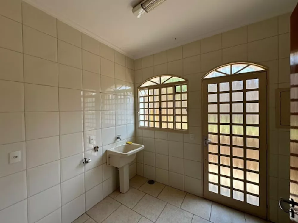 Chácara, 3 quartos, 1022 m² - Foto 4