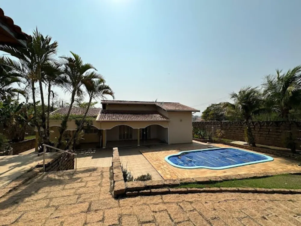 Chácara, 3 quartos, 1022 m² - Foto 1