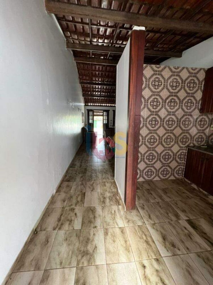 Casa à venda com 6 quartos, 190m² - Foto 2