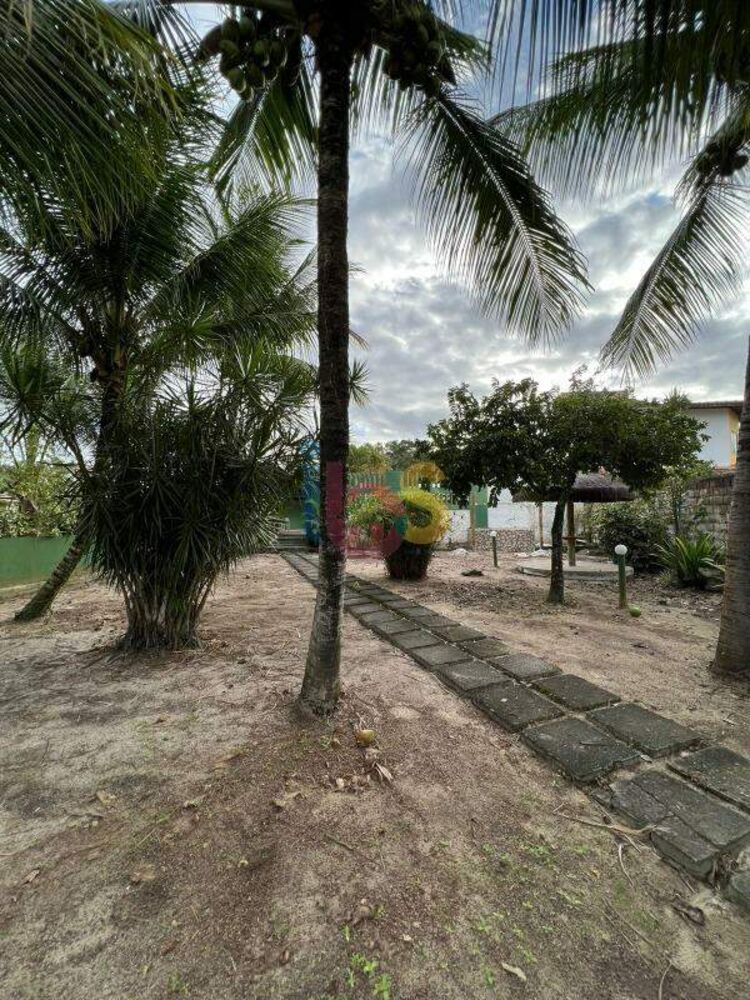 Casa à venda com 6 quartos, 190m² - Foto 1