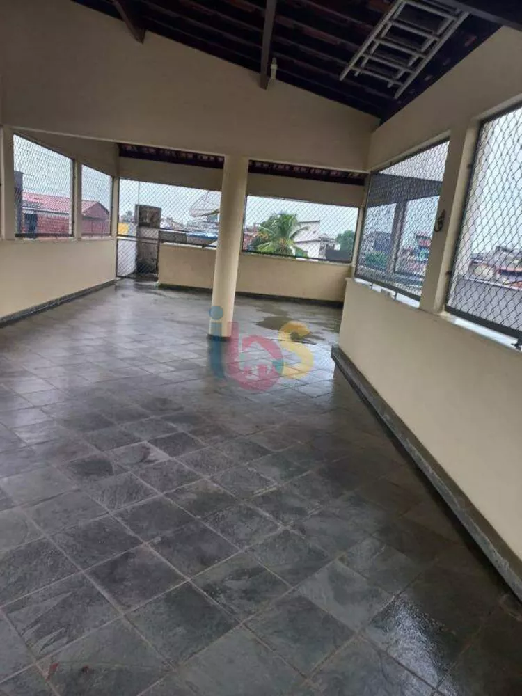 Casa à venda com 5 quartos, 120m² - Foto 1