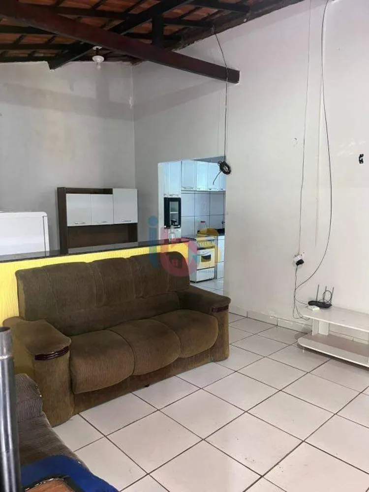 Casa, 2 quartos, 200 m² - Foto 1