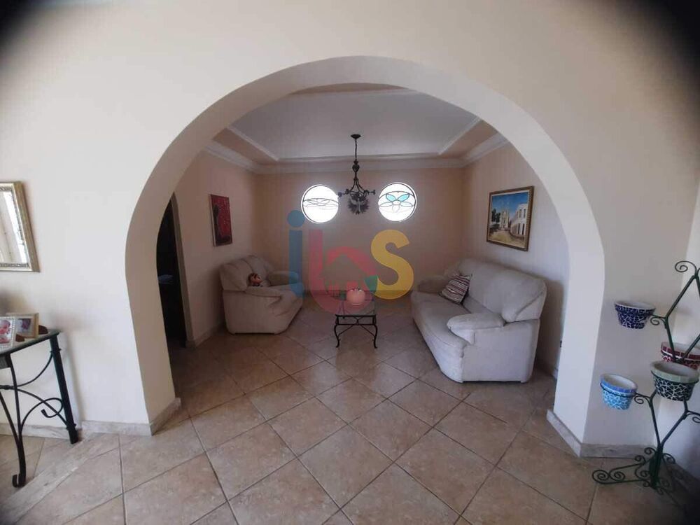 Casa à venda com 4 quartos, 360m² - Foto 2