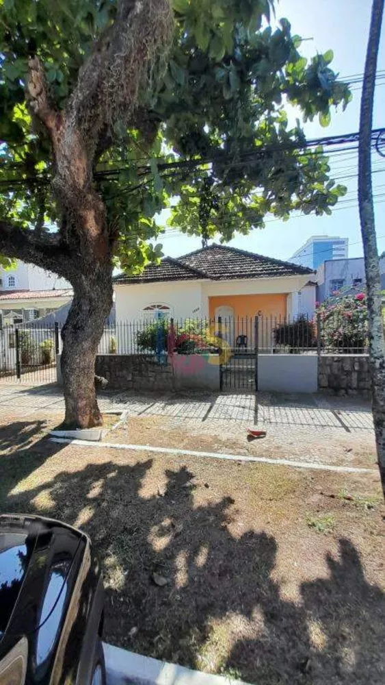 Casa para alugar com 4 quartos, 200m² - Foto 2