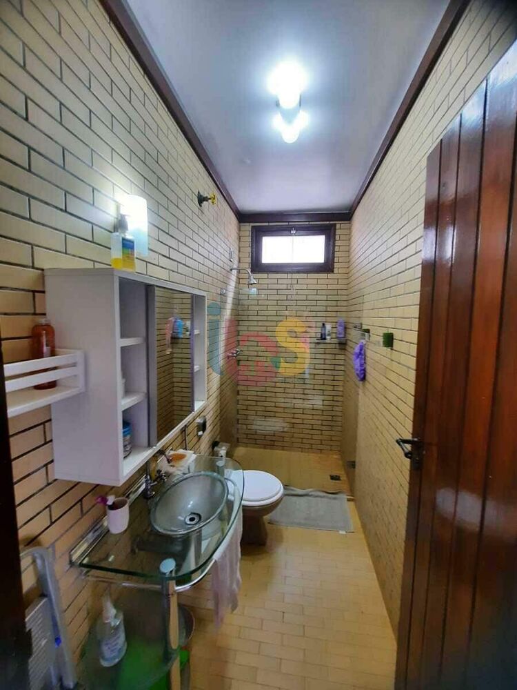 Casa à venda com 3 quartos, 450m² - Foto 1