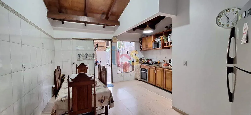 Casa, 4 quartos, 260 m² - Foto 3