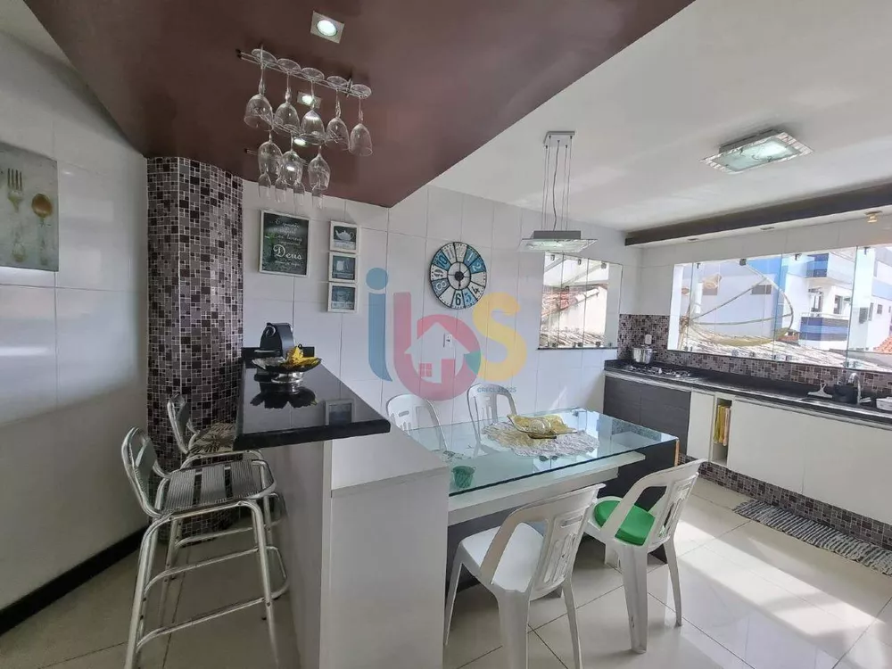 Casa à venda com 4 quartos, 400m² - Foto 4