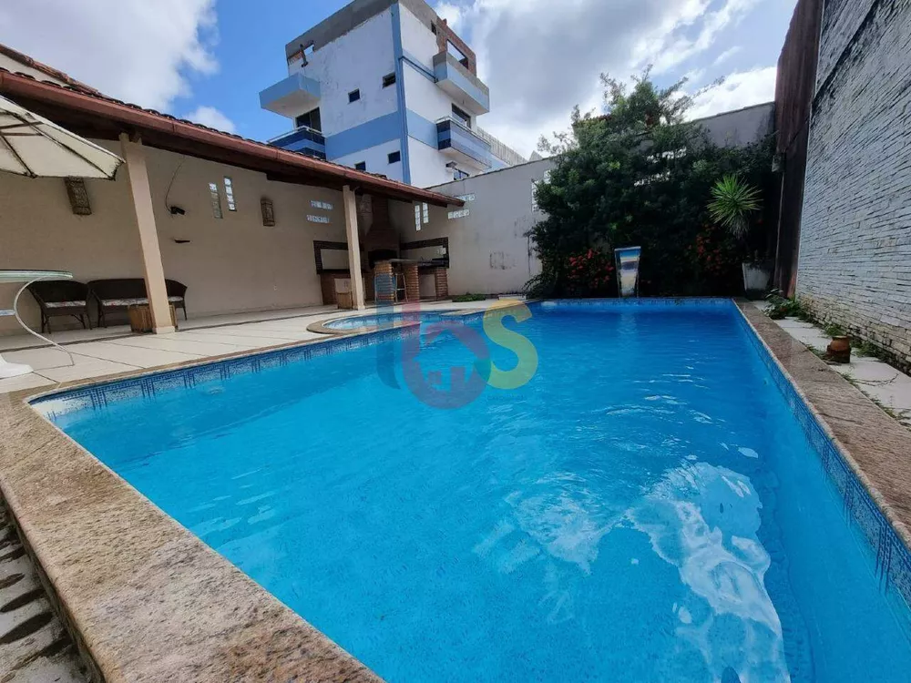 Casa à venda com 4 quartos, 400m² - Foto 2