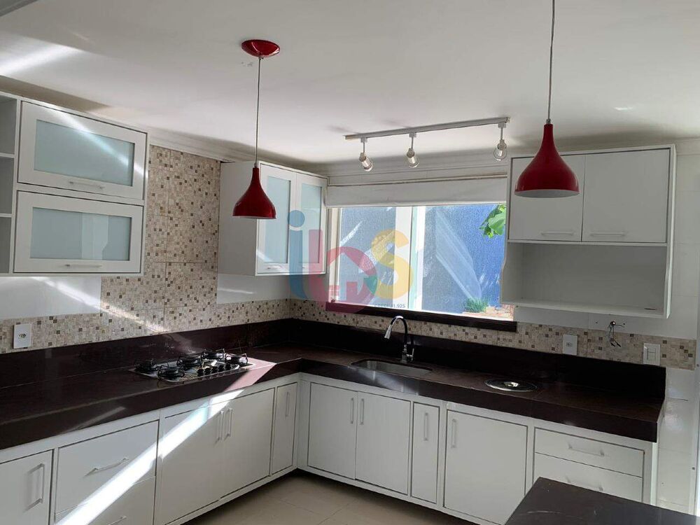Casa à venda com 4 quartos, 200m² - Foto 9