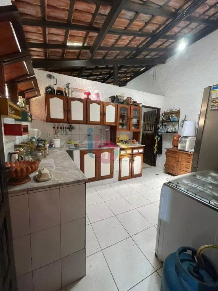 Casa à venda com 2 quartos, 300m² - Foto 10